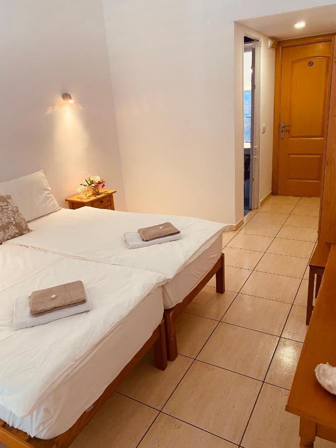 Hostal Villa Senese ปาเกรา ภายนอก รูปภาพ